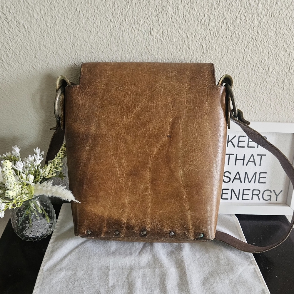 Vintage Brown Leather Crossbody Bag - Picture 3 of 11